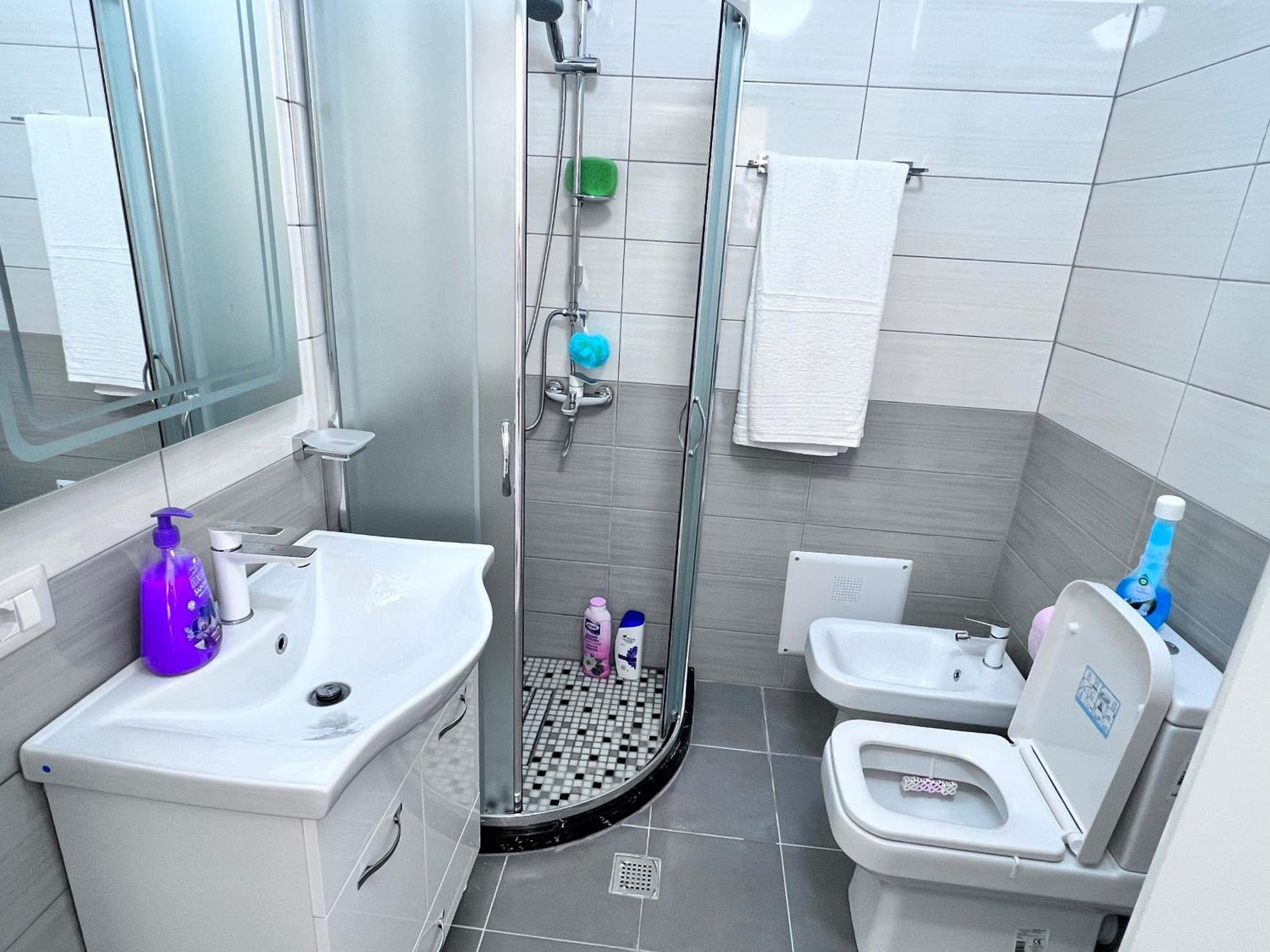 ShkodërWhite Luxuryアパートメント エクステリア 写真